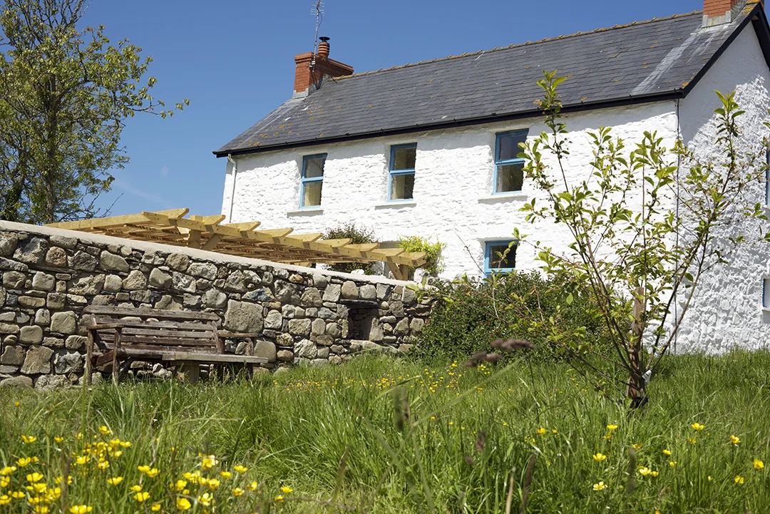 farmhousepluswall1000pix.jpg