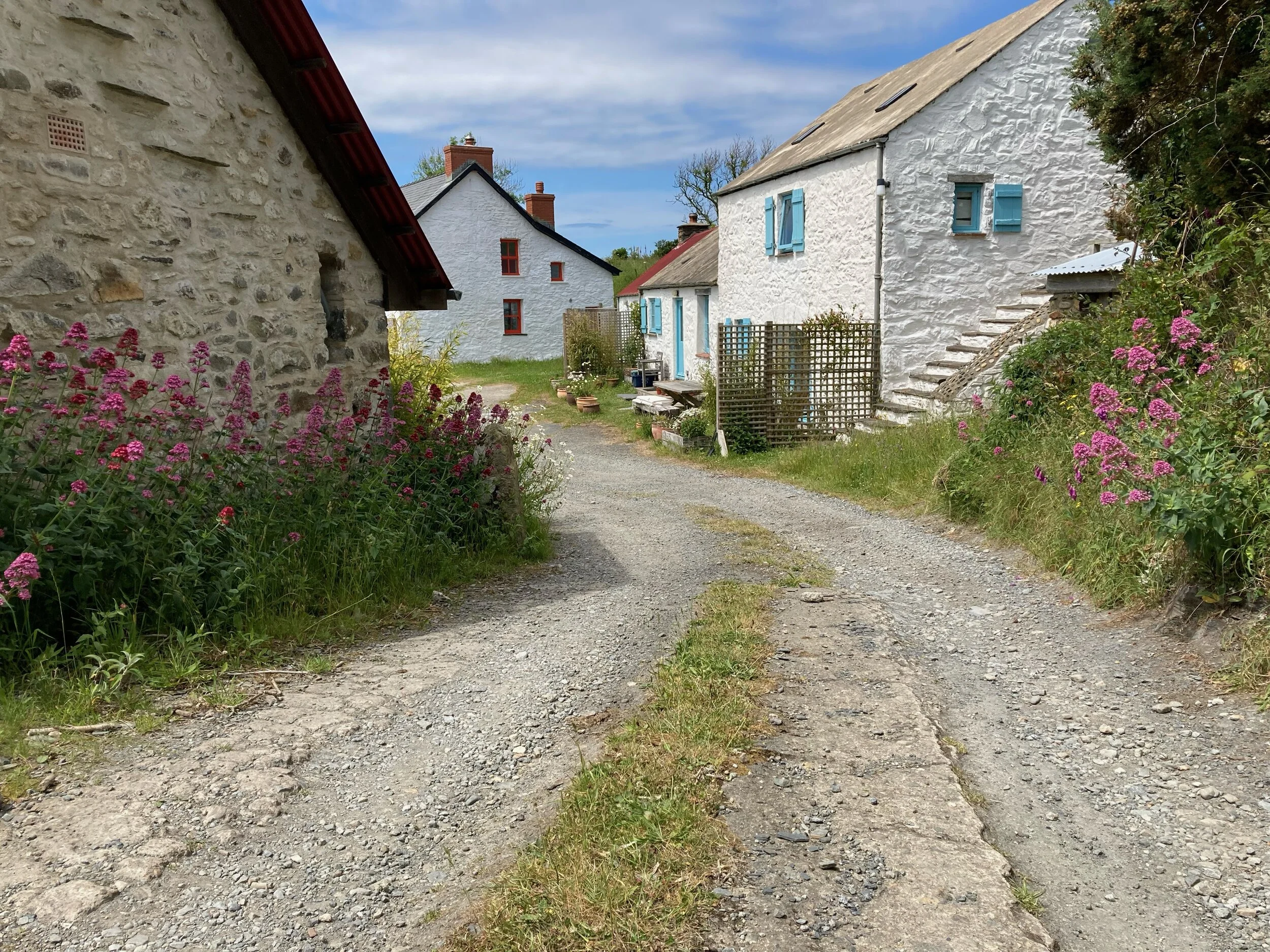 Private entrance to buildings 
