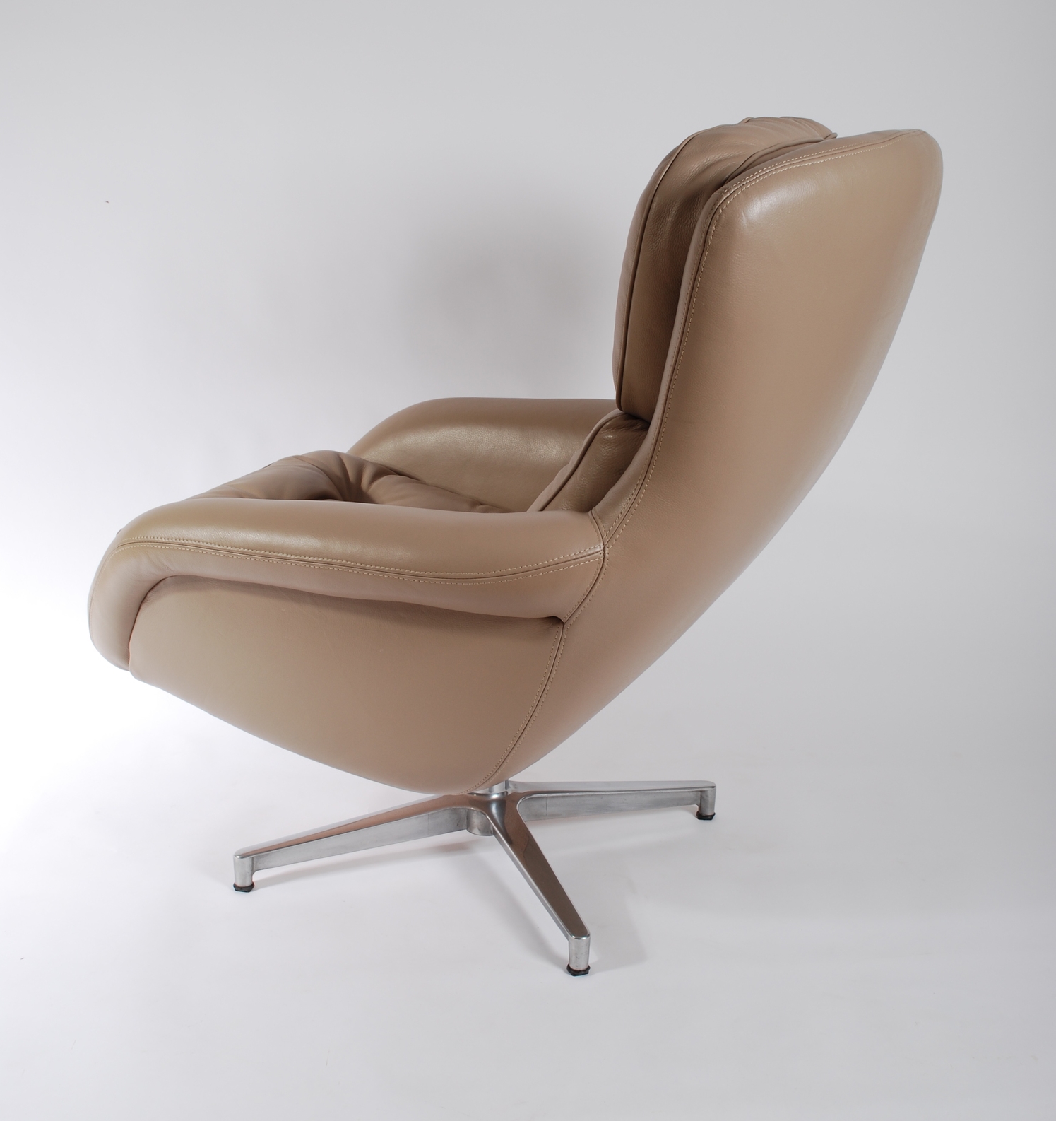 Lounge Swivel Chair 60's, camel/grey leather, chrome leg