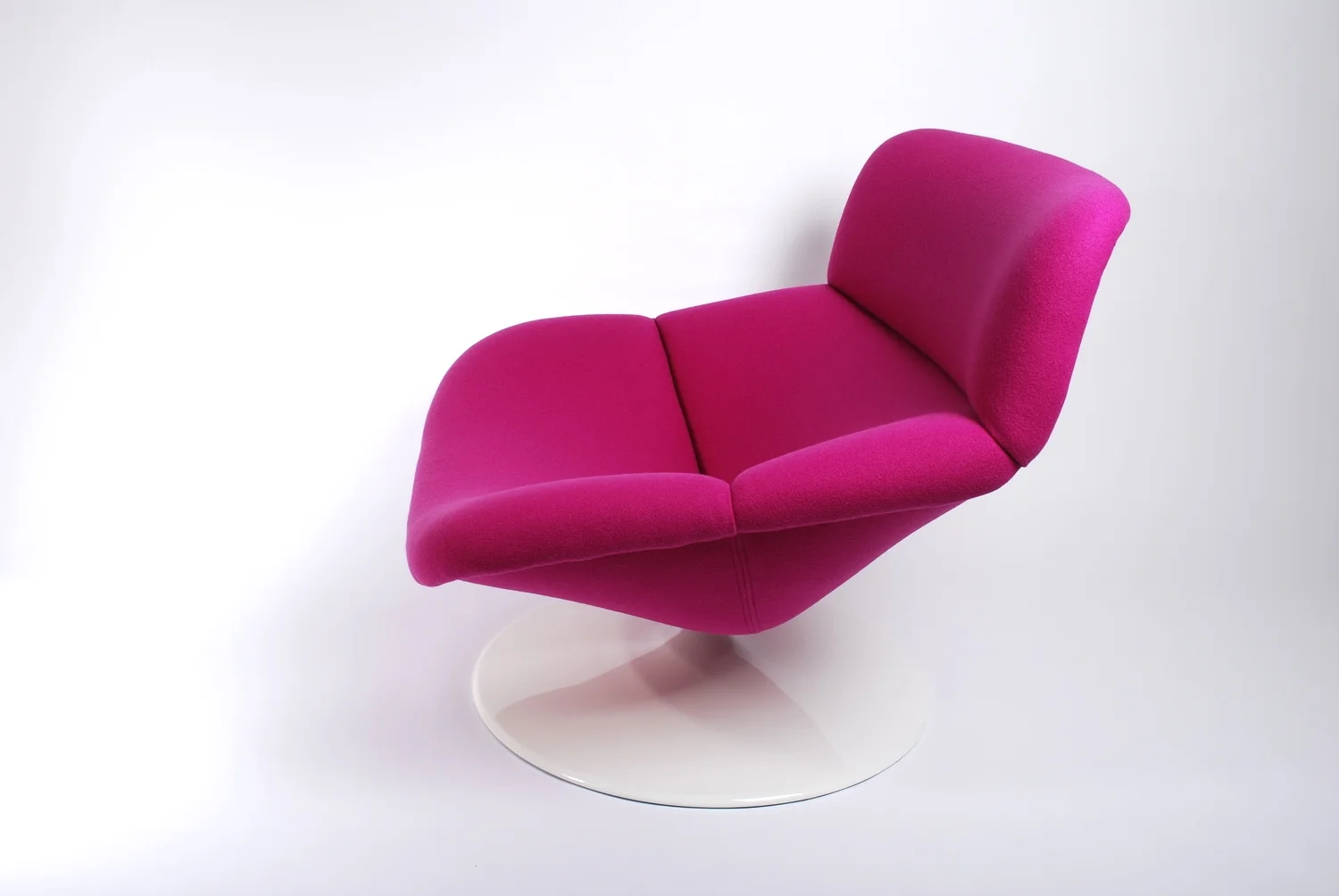 Artifort F518 Lounge swivel chair
