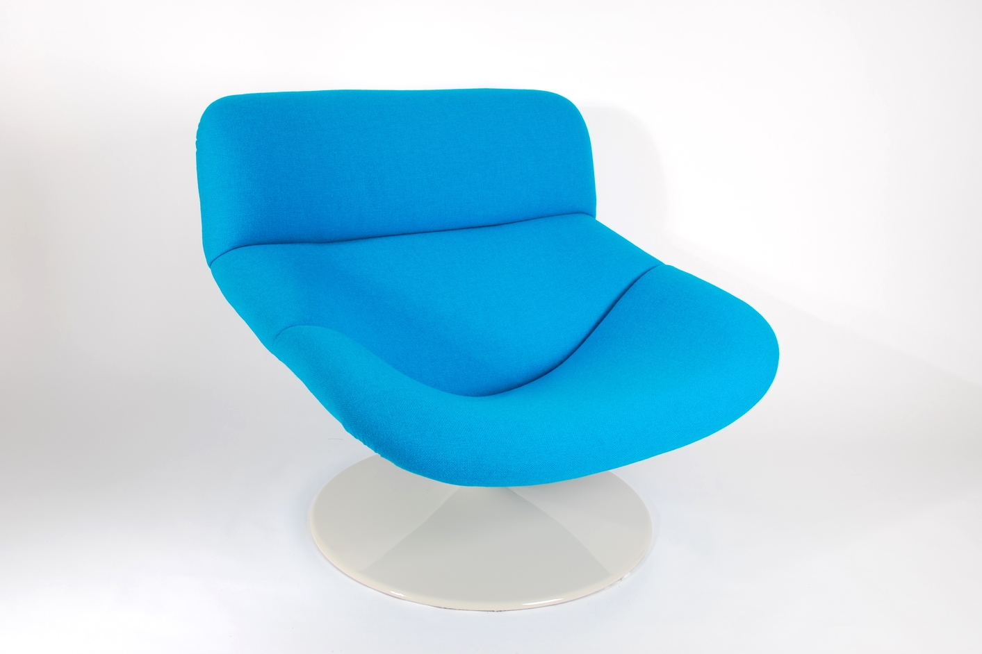 Artifort F518 Lounge swivel chair by Geoffrey Harcourt for Artifort. 1980.