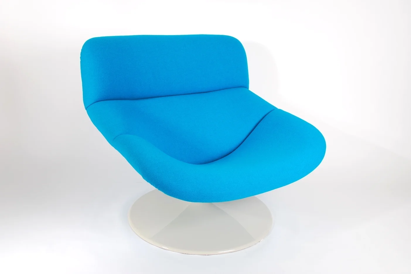 Artifort F518 Lounge Swivel Chair by Geoffrey Harcourt