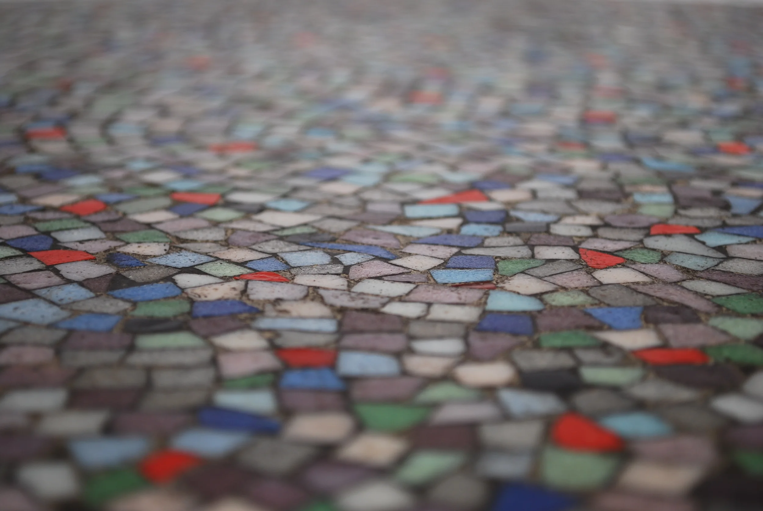 00000070 Round-mosaic-50's-coffee-table-colors (11).JPG