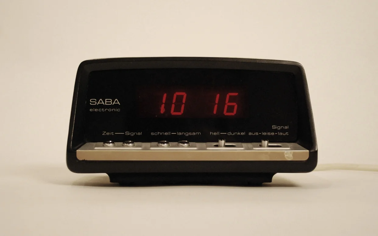 Alarm clock Saba EZ15 red display Germany 70's