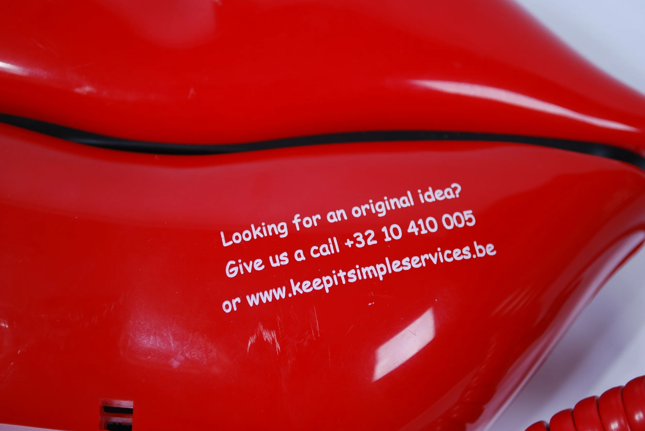 00000078 Red-lip-telephone.JPG