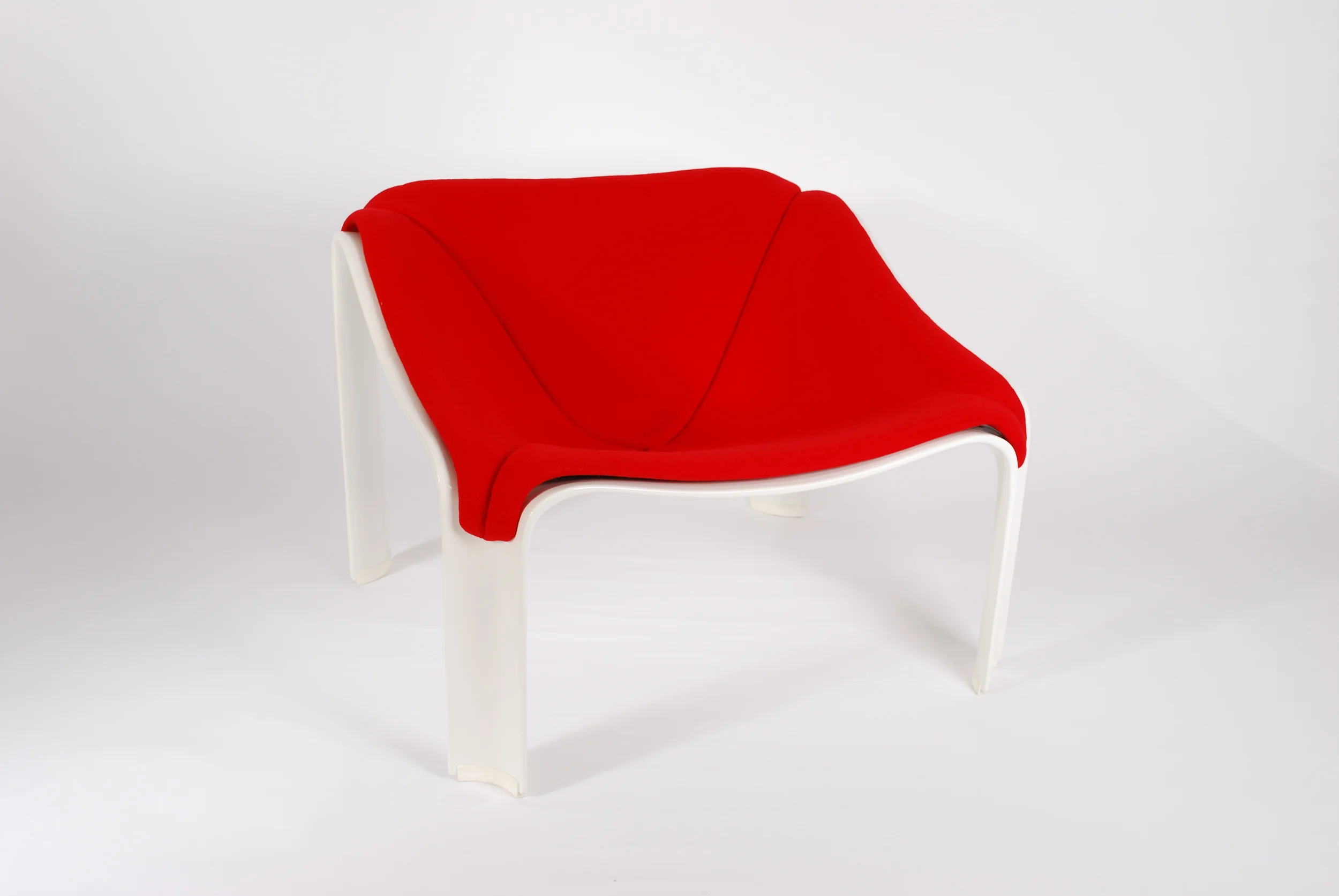 Artifort F300 Lounge Chair by Pierre Paulin