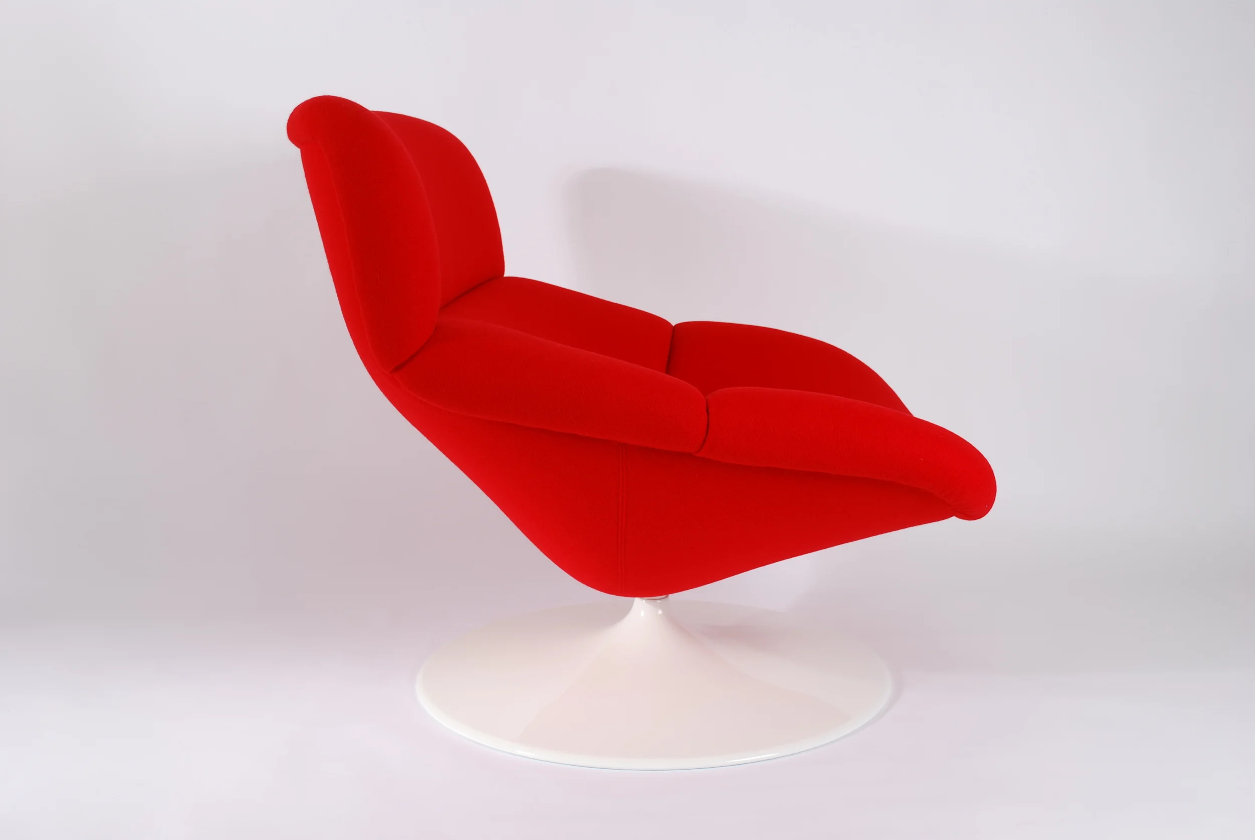 Artifort F518 Lounge Swivel Chair by Geoffrey Harcourt