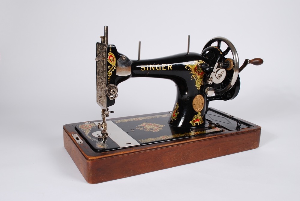 Old singer sewing machine test apple macbook pro retina 15