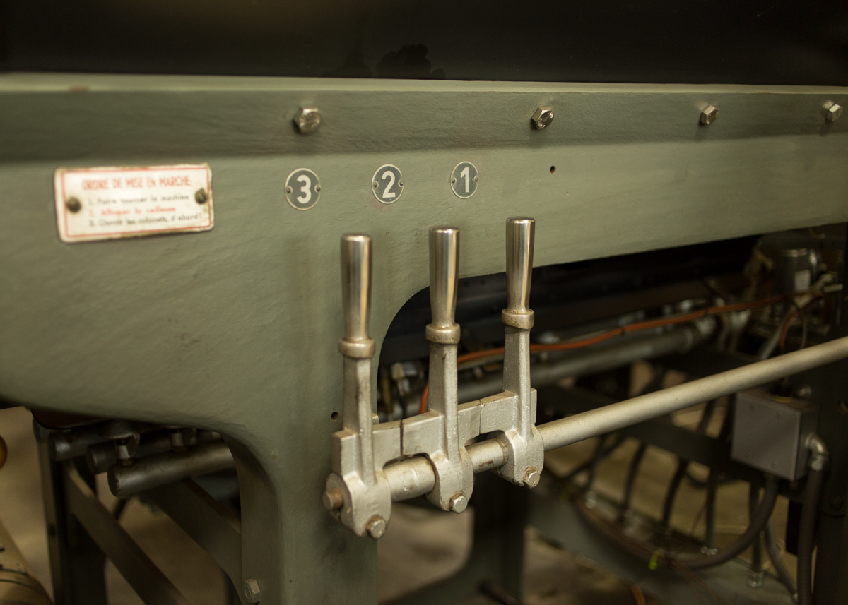 German machine with instructions in French, working in the US...
