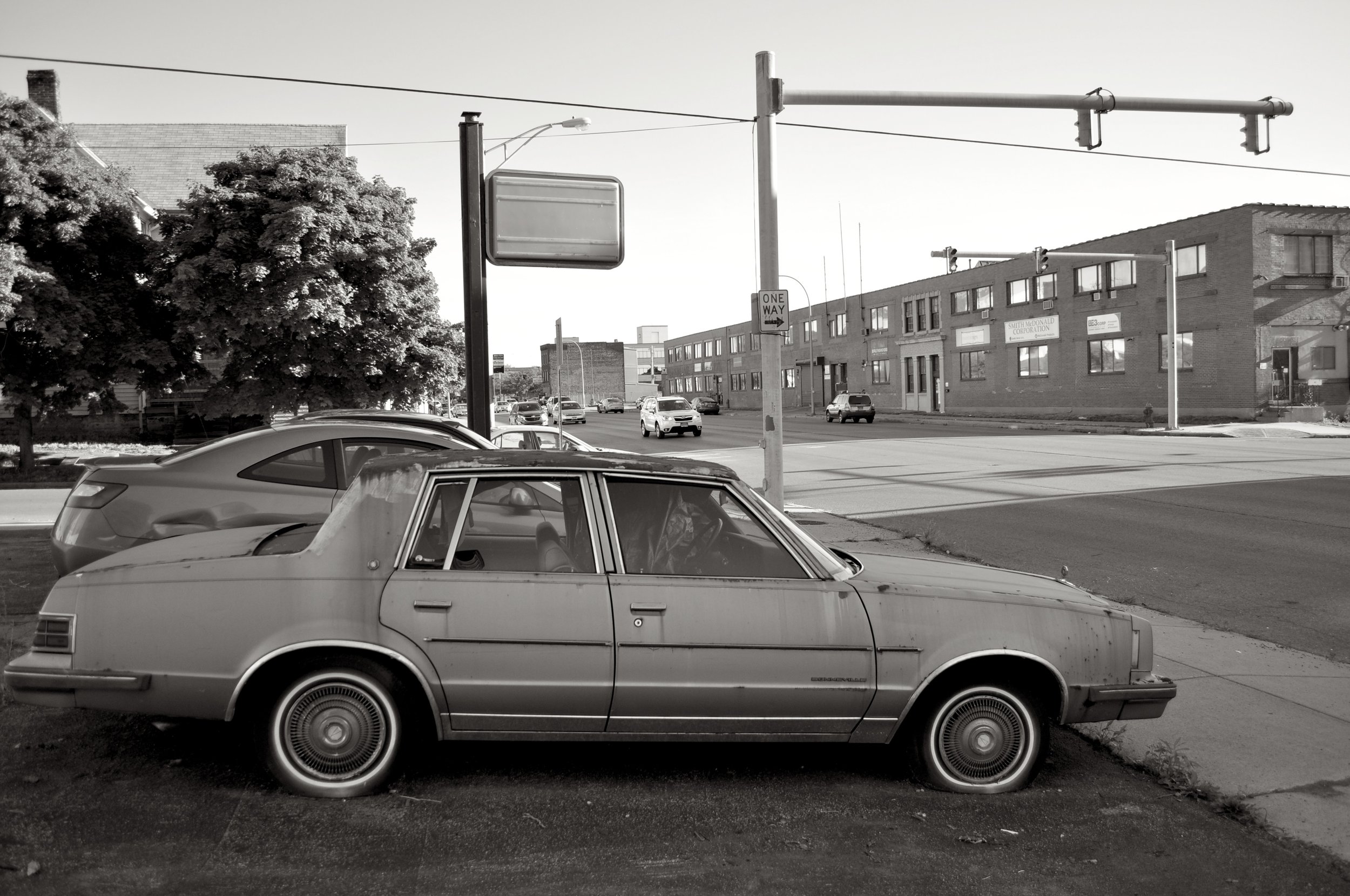 2018 Old Car On Niagara Street - Buffalo NY T.JPG