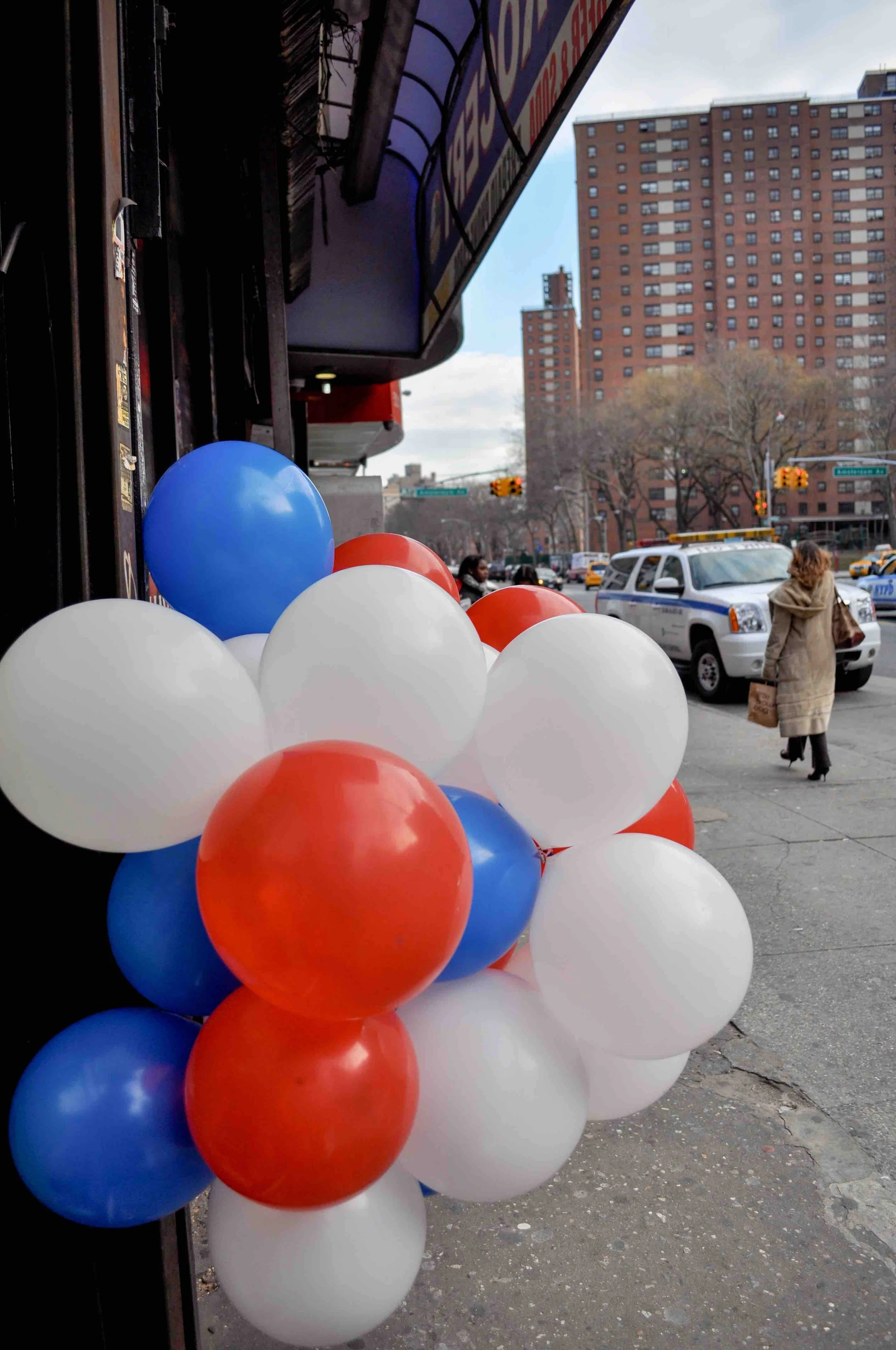 2012 Harlem Balloons - Manhattan NY L.jpg