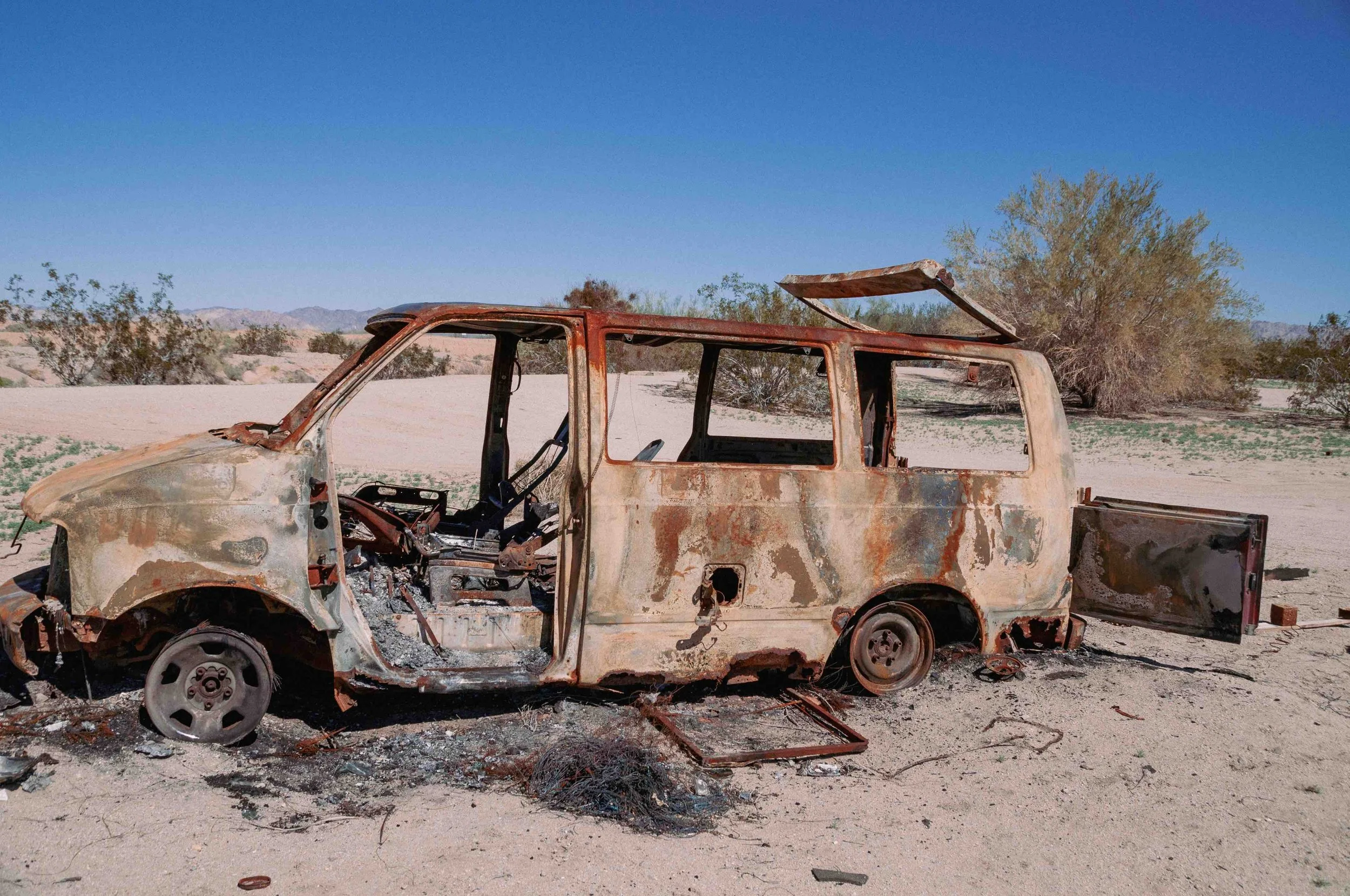 2017 Burned Out Van - Slab City CA L.jpg