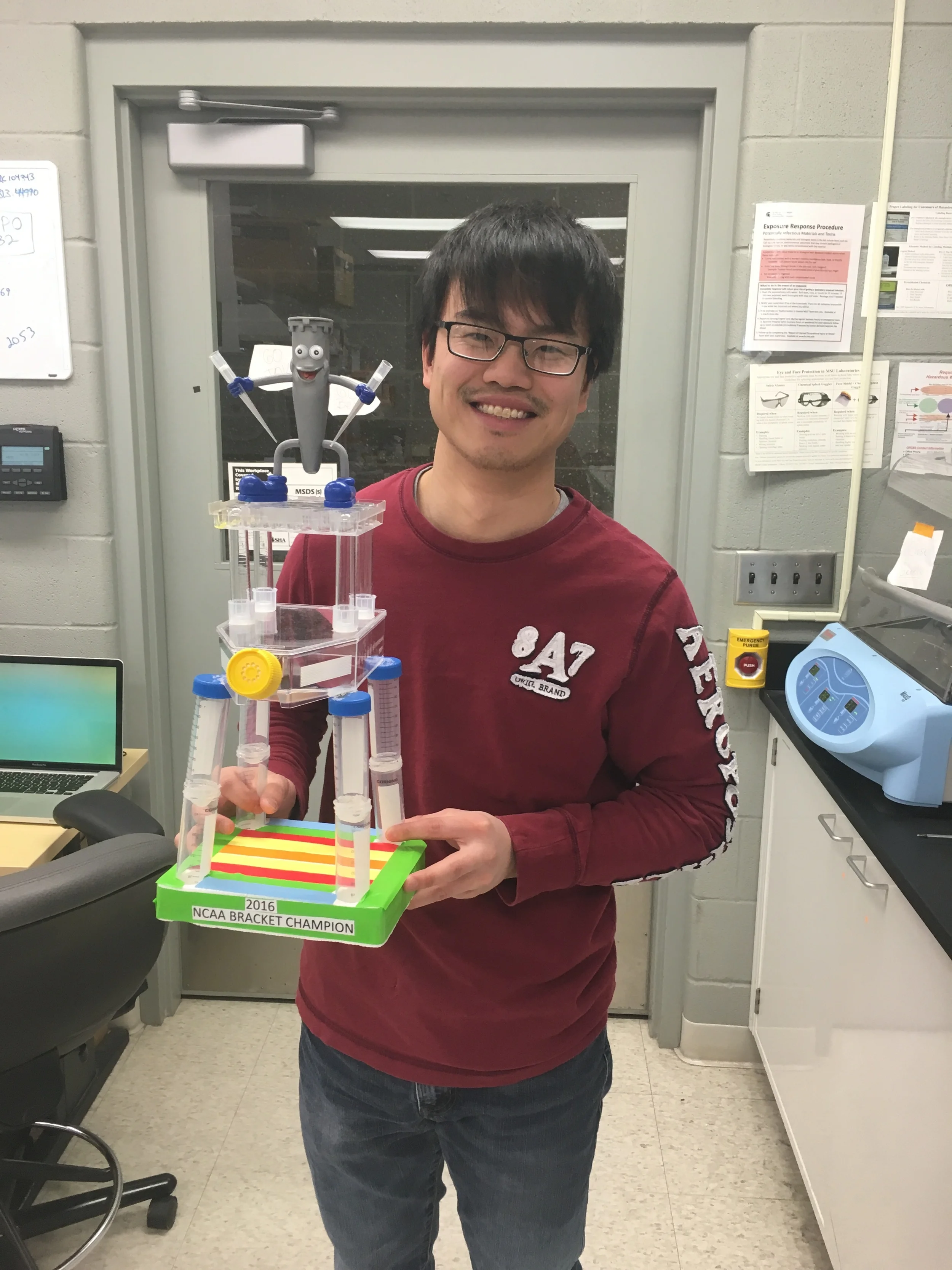 HuiQing, 2016 NCAA  Bracket Champion!