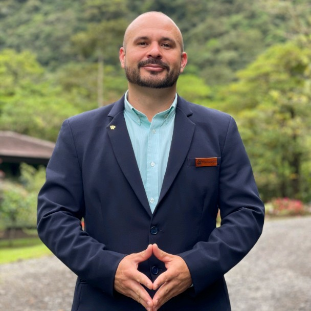 Charla: Acciones de Sostenibilidad aplicadas a la operatividad del hotel.