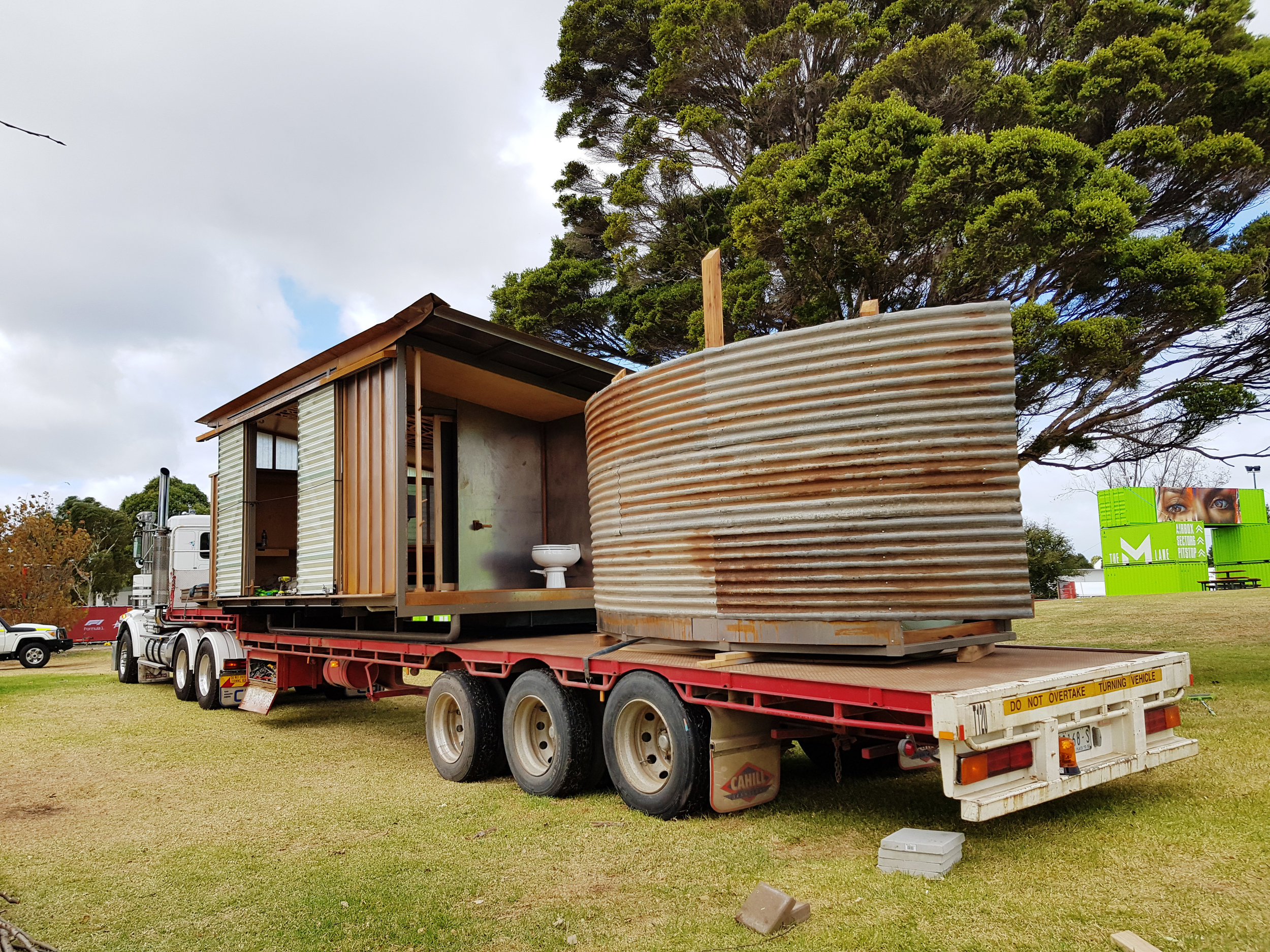 Troppod_GP_Truck and Crane00.jpg