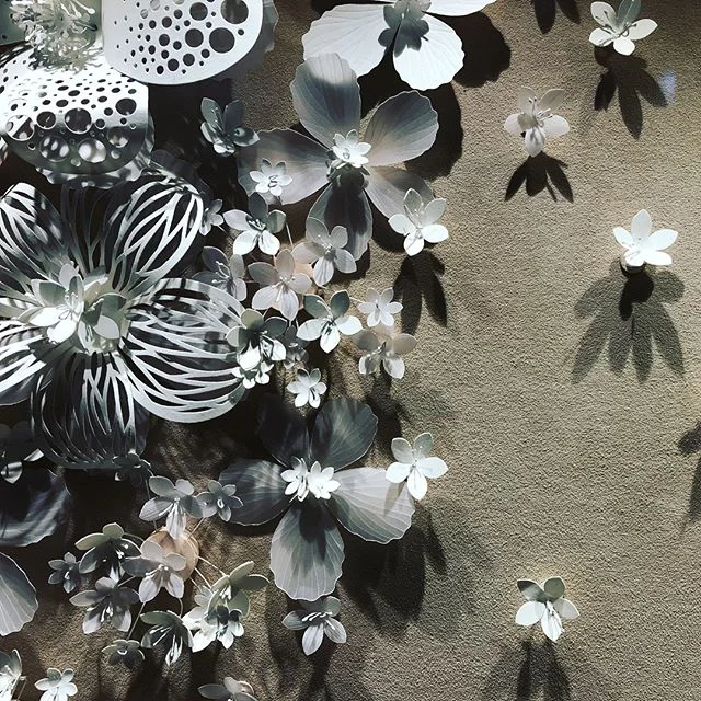 Adds new meaning to &ldquo;Paper Cut&rdquo; #paper #cut #art #detail #flowers