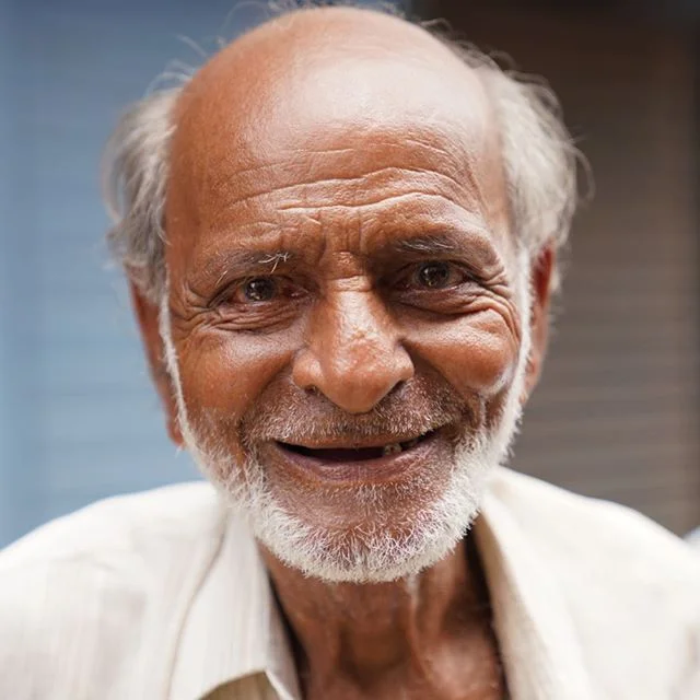 Life - a shopkeeper in the Chor Bazaar, many a coin has passed through his hands!
#chorbazaar #bazaar #market #india #mumbai #oldtimer #happy #life #streetphotography #street #urban
