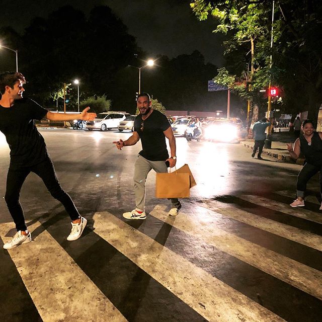 Trying to pull off an &ldquo;Abbey Road&rdquo; cover look alike in peak MUMBAI traffic will never happen, we all arrived back on the sidewalk in one piece!
#AbbeyRoad #beatles #india #Street #streetphotography #traffic #wereallgonnadie