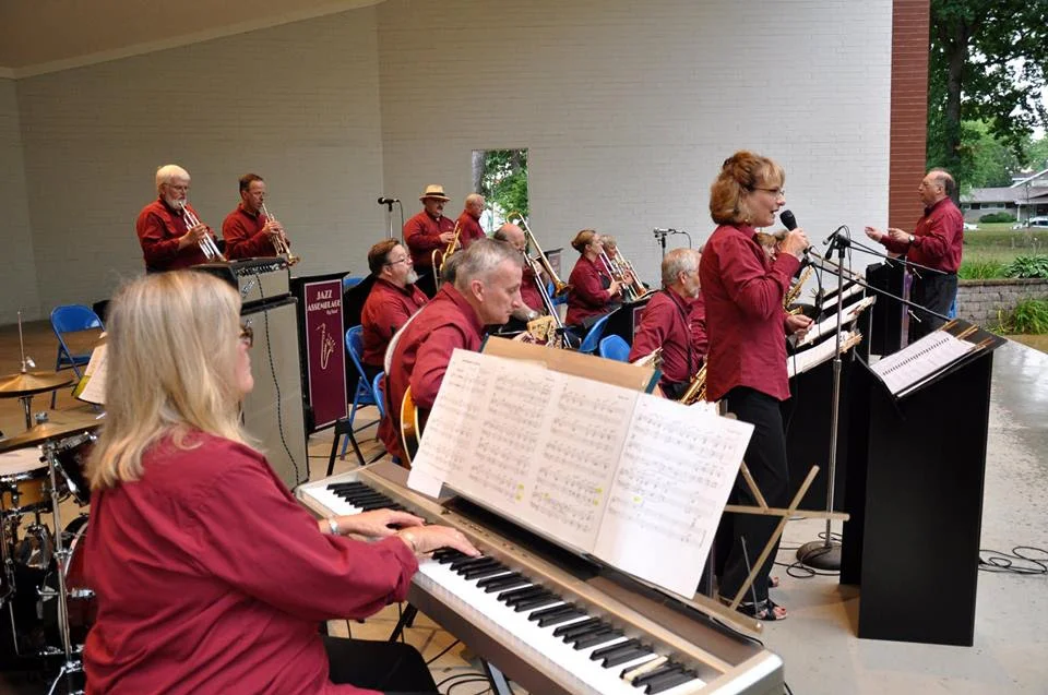 Marian and the band