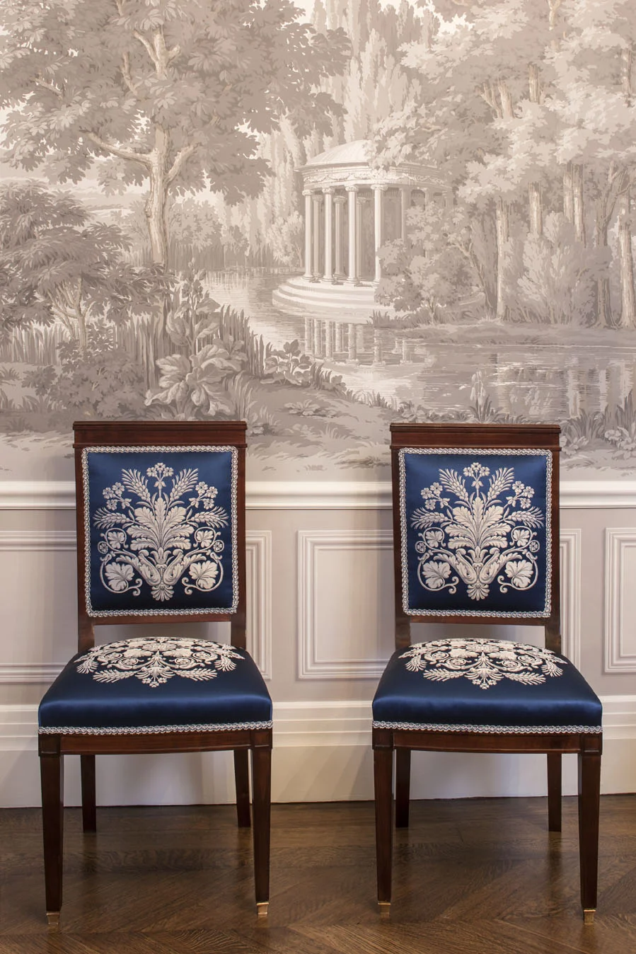 DINING ROOM_CHAIR_1 copy.jpg