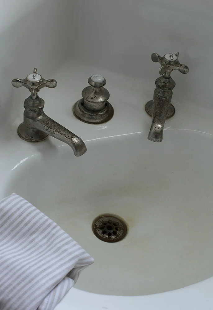 IP003_MAKAWEIN_SHUNTOLL_BATH2_HERO- copy.jpg