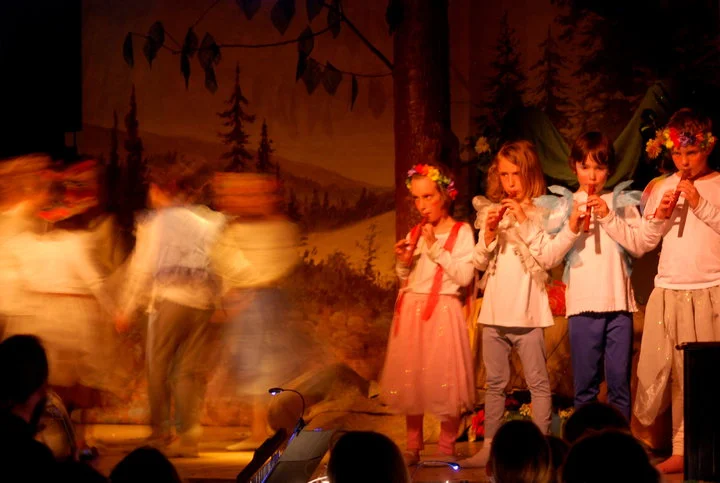 stage dance music msnd.jpg
