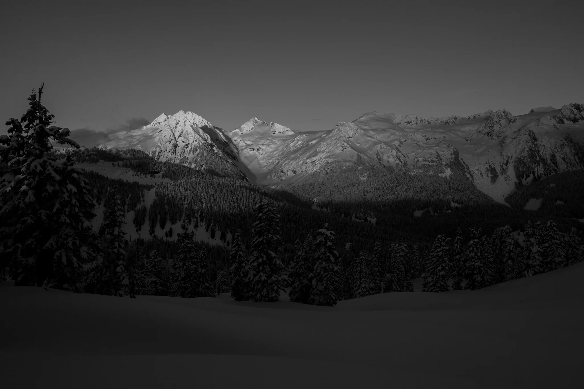elfin lakes snowshowing-march-31.jpg
