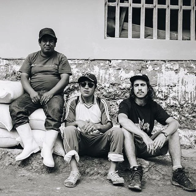 Taking a moment with the Salt Workers, resting our legs. - Maras - Nov 2017
.
.
.
#peru #documentaryphotography #maras #saltmines #cusco #sacredvalleyoftheincas #cordilleradelosandes #natgeolatam #latinoamerica #southamerica
