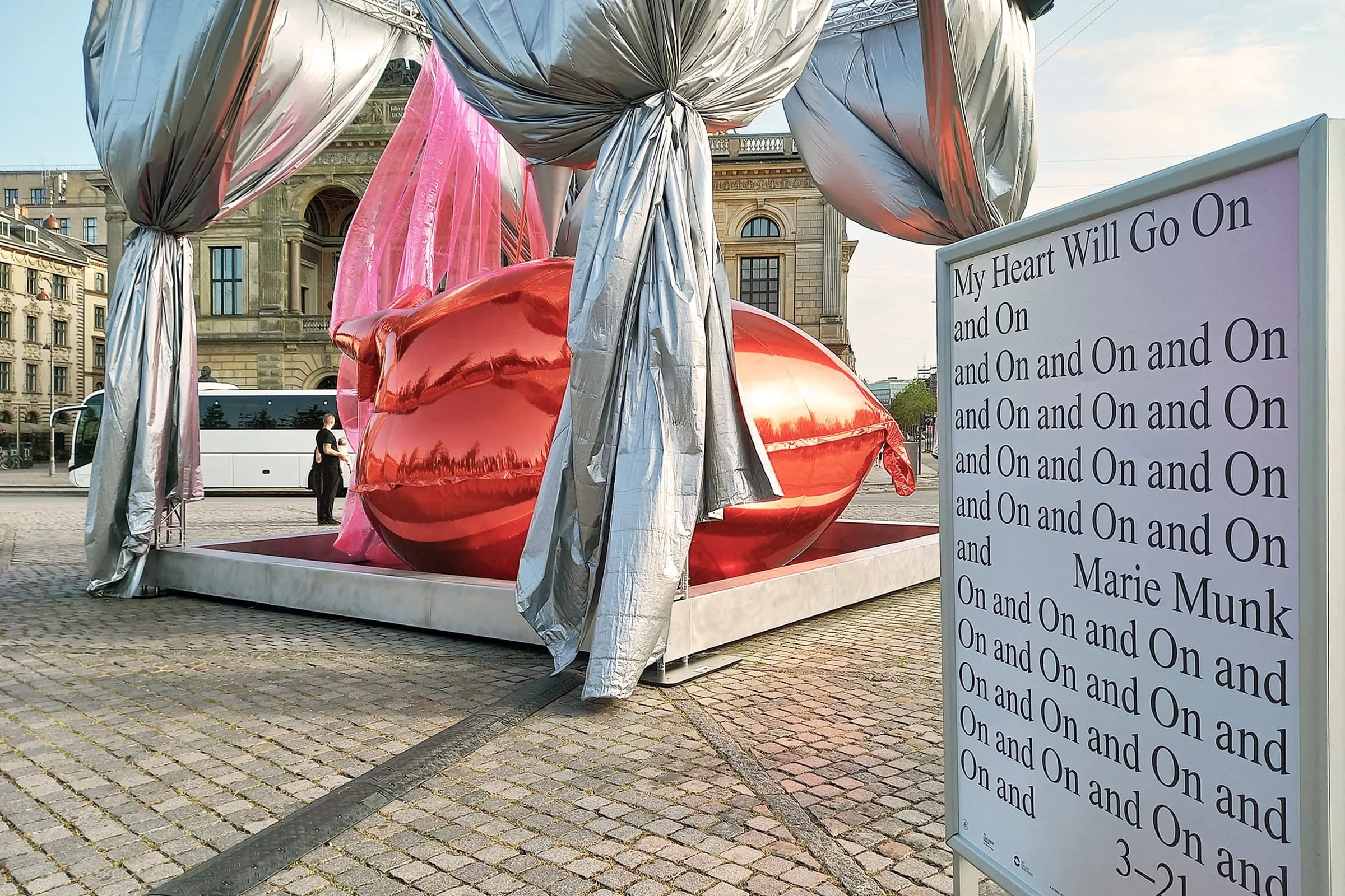 My Heart Will Go On and On Art Installation Kongens Nytorv - 02.jpg