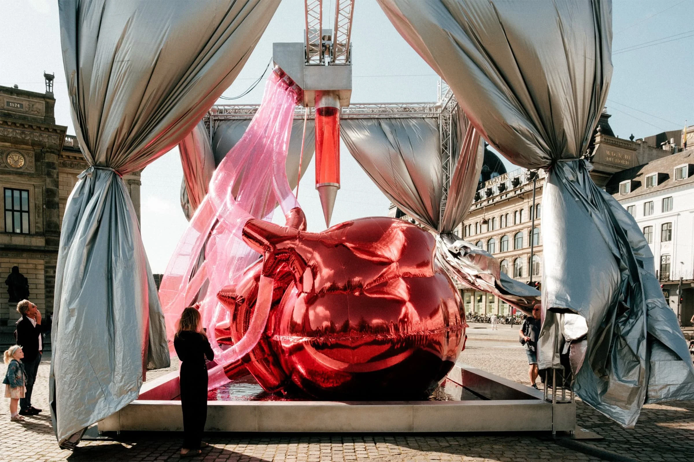 My Heart Will Go On and On Art Installation Kongens Nytorv - 04.jpg