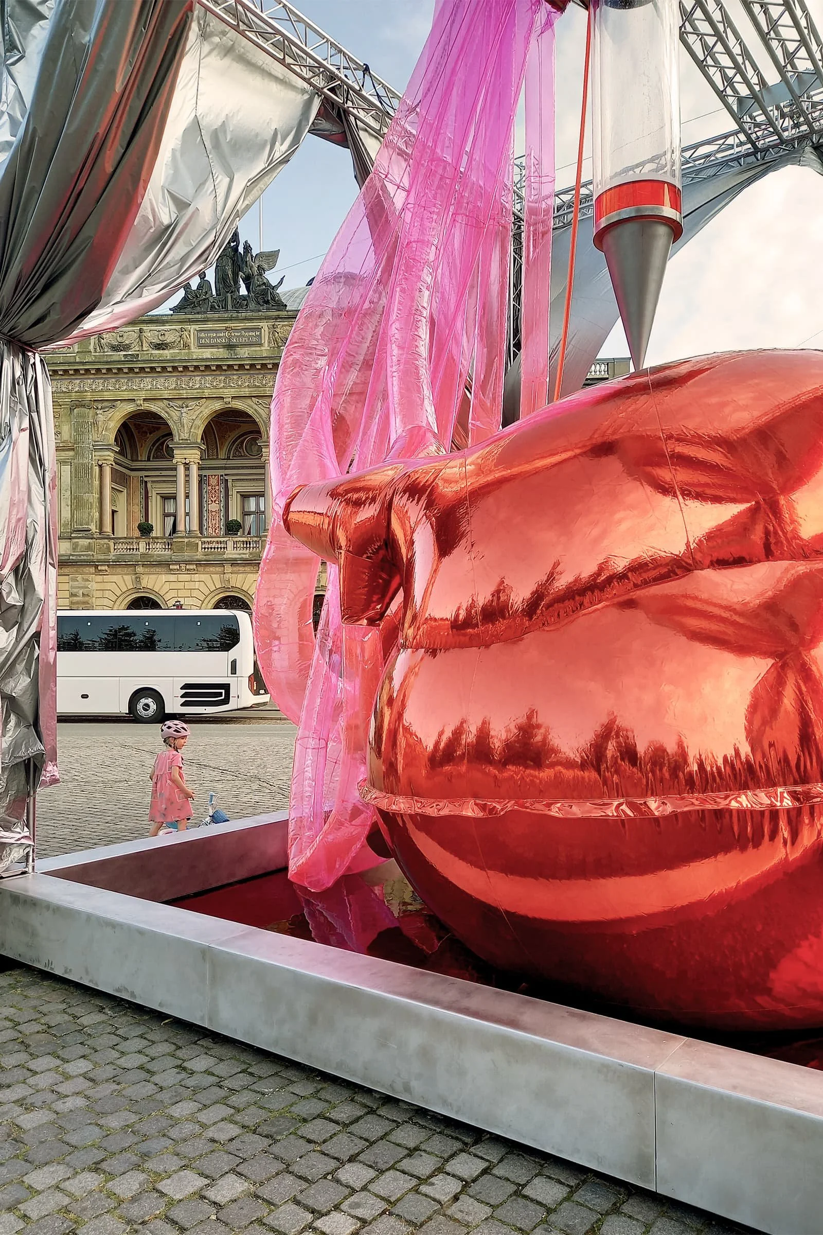 My Heart Will Go On and On Art Installation Kongens Nytorv - 05.jpg