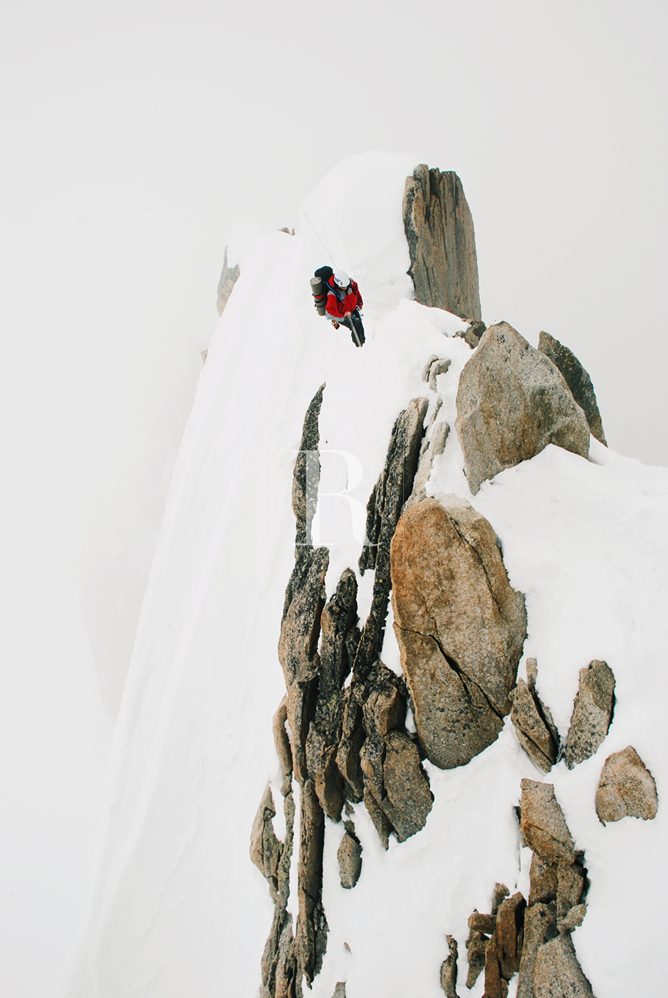 RYAN PARKER PHOTOGRAPHY_TRAVEL_FRANCE_MONT BLANCE_MOUNTAIN_ICE_SNOW_CABLE WAY--2.jpg