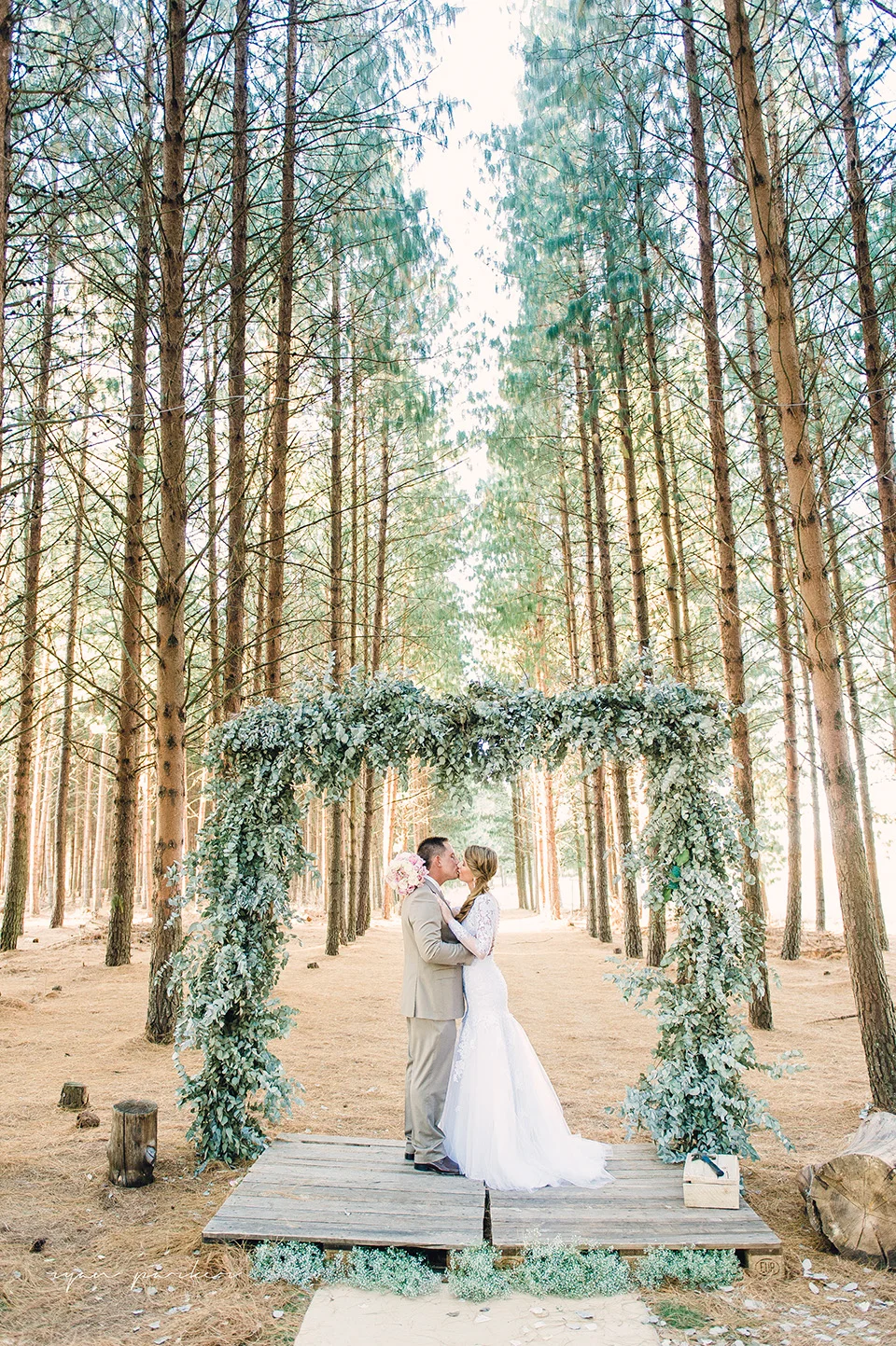 RYAN PARKER_FINE ART WEDDING PHOTOGRAPHER_WEDDING_FLORENCE GUEST FARM_M&S-8096.jpg