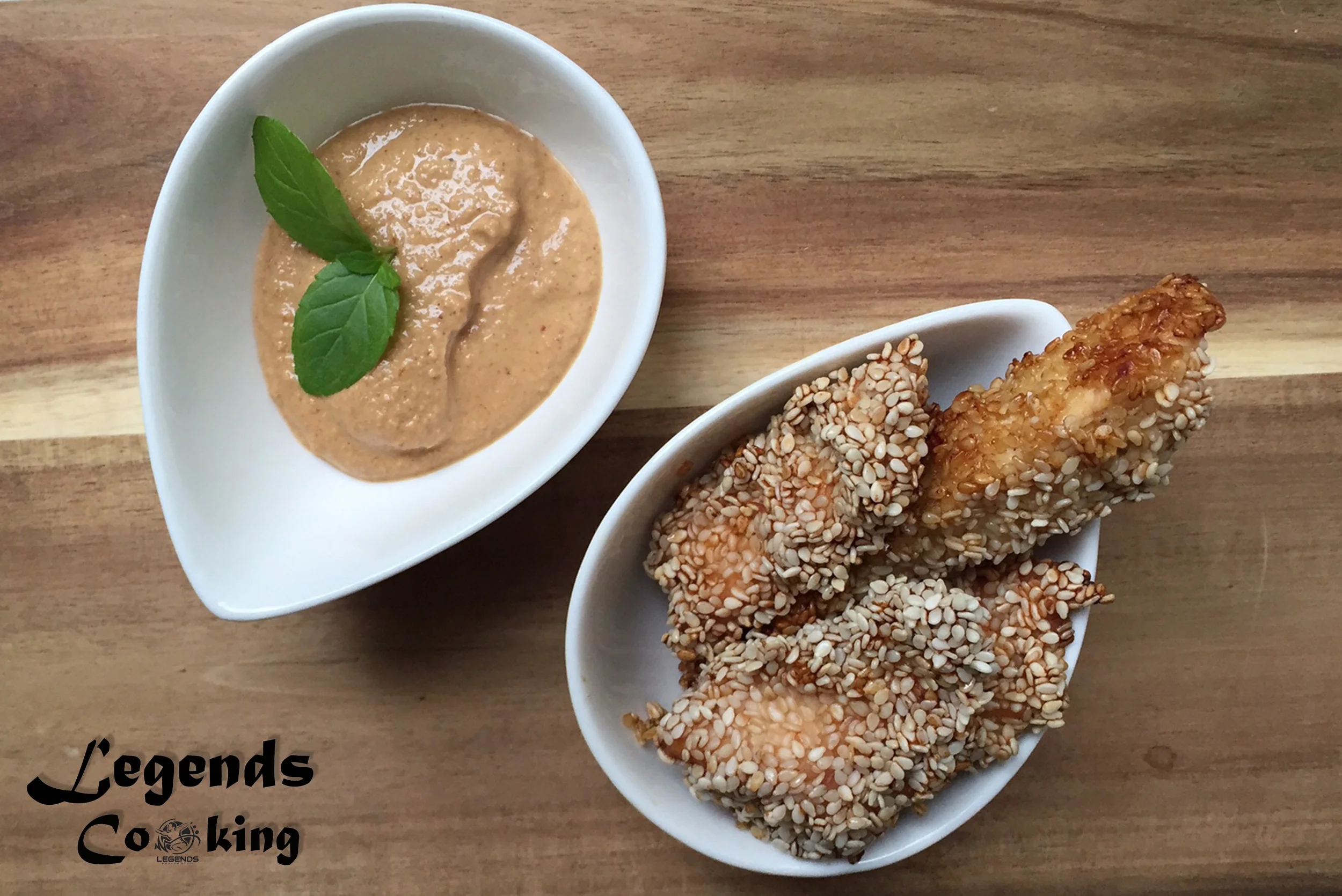 Sesam-Hähnchen-Sticks mit Erdnussdip