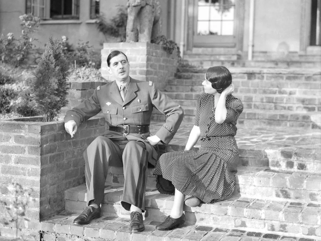 Benchmark_House_Histories_Carol_Fulton_Photography_RODINGHEAD_DE_GAULLE_+WIFE_IN_GARDEN.jpg