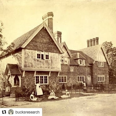 #Repost @bucksresearch (@get_repost)
・・・
1870s photo of newly built Rothschild cottages in Cheddington. With @benchmarkhousehistories we've just completed a house history for another Rothschild cottage in the village. There are so many in the Vale of