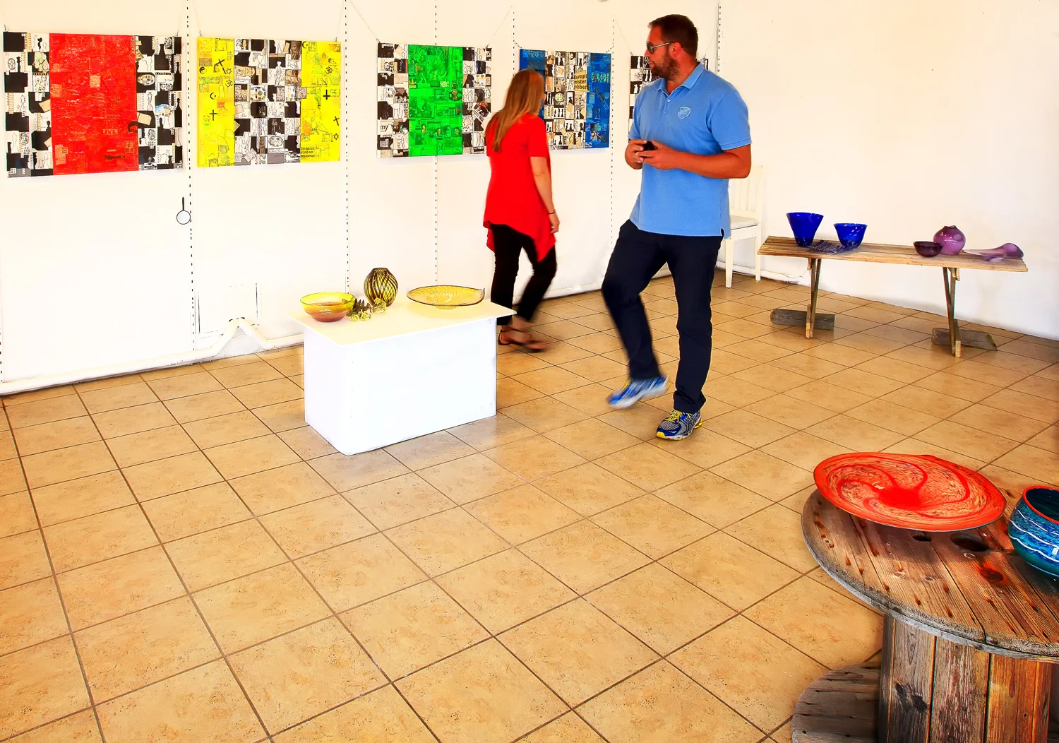 Herføls galleri ligger i lokalene til den gamle kolonialbutikken som lå her tidligere ved fergeleiet.