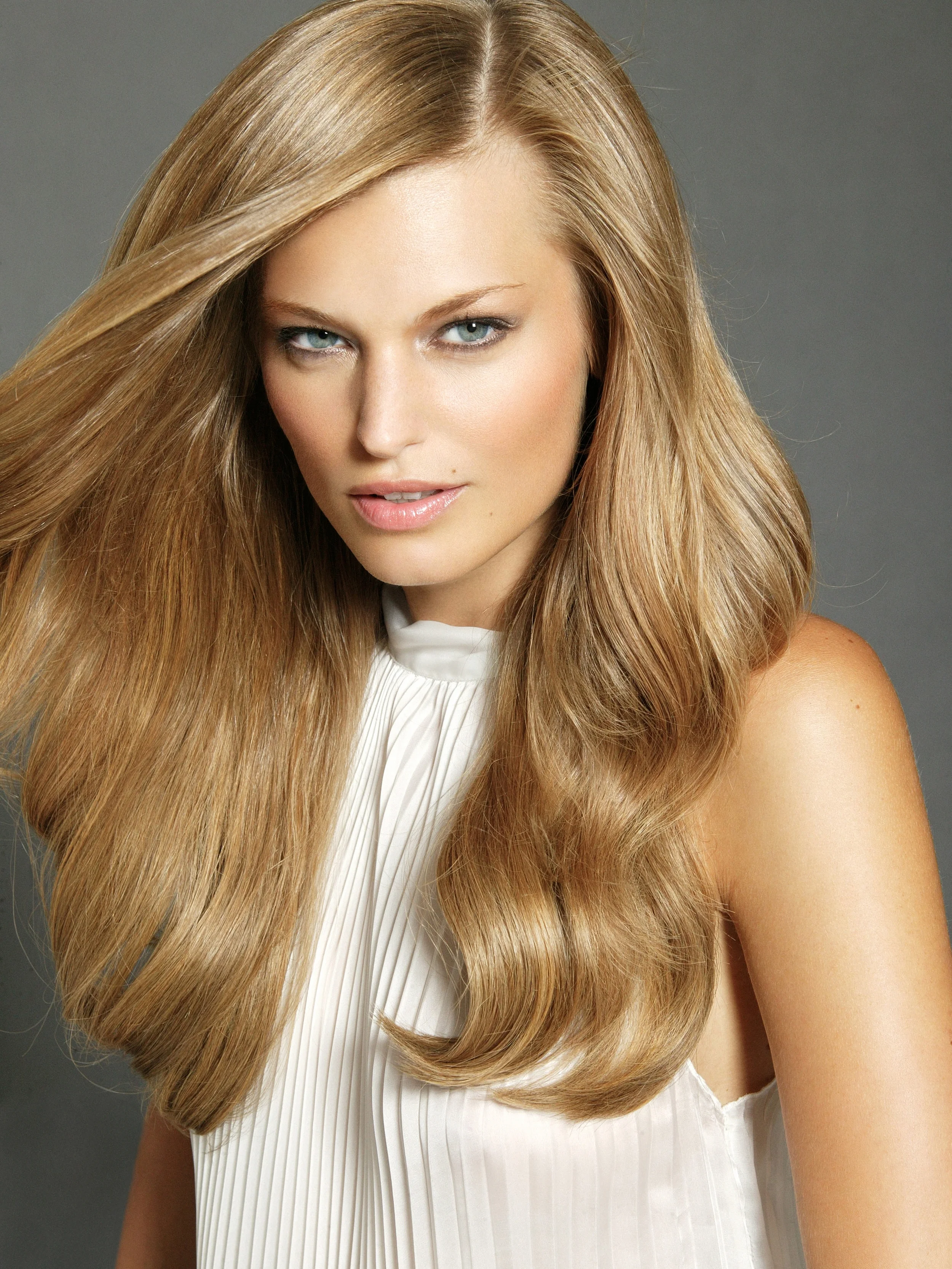 blond hair model high res.JPG