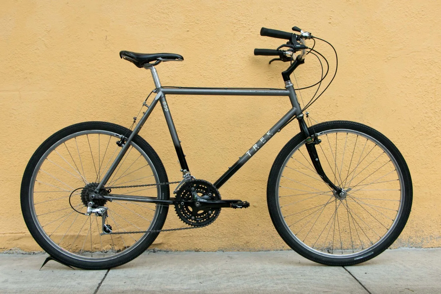TREK 830