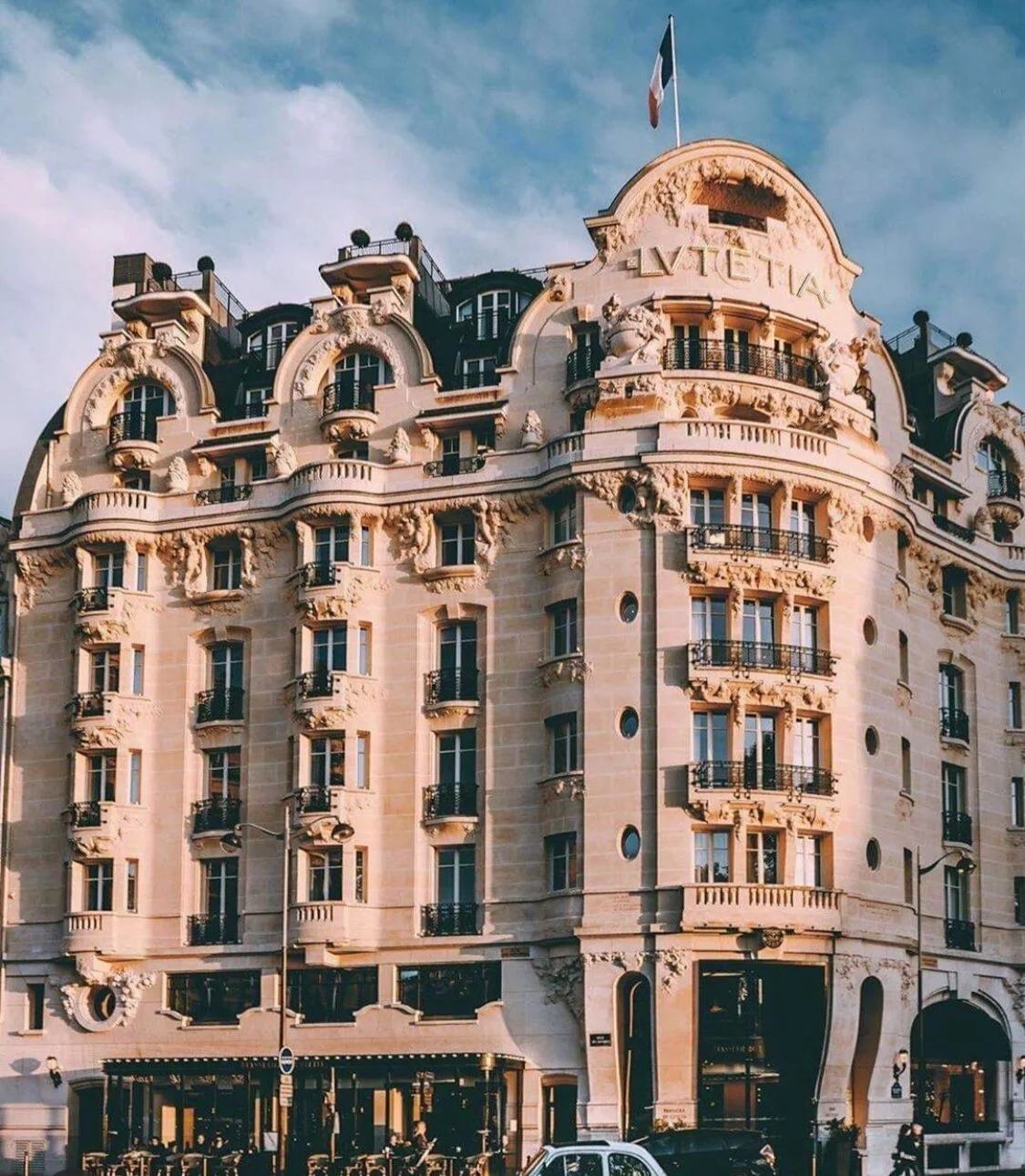  HOTEL LUTETIA, PARIS Photo credits : Romain Ricard and Timothée Chambovet. Current image : courtesy of Le Lutetia 