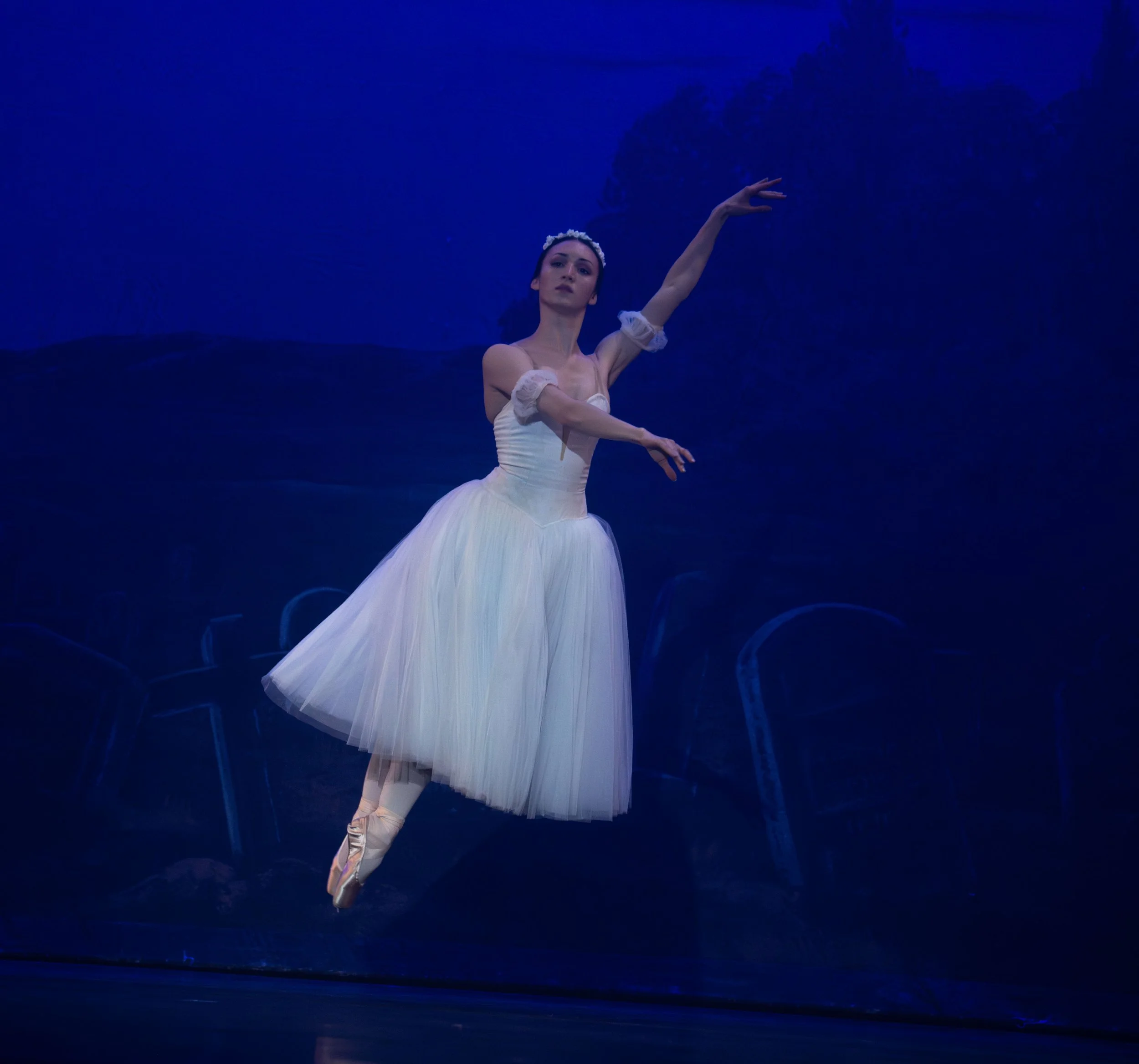 GiselleFRIsemidressOlivia S 2.jpg