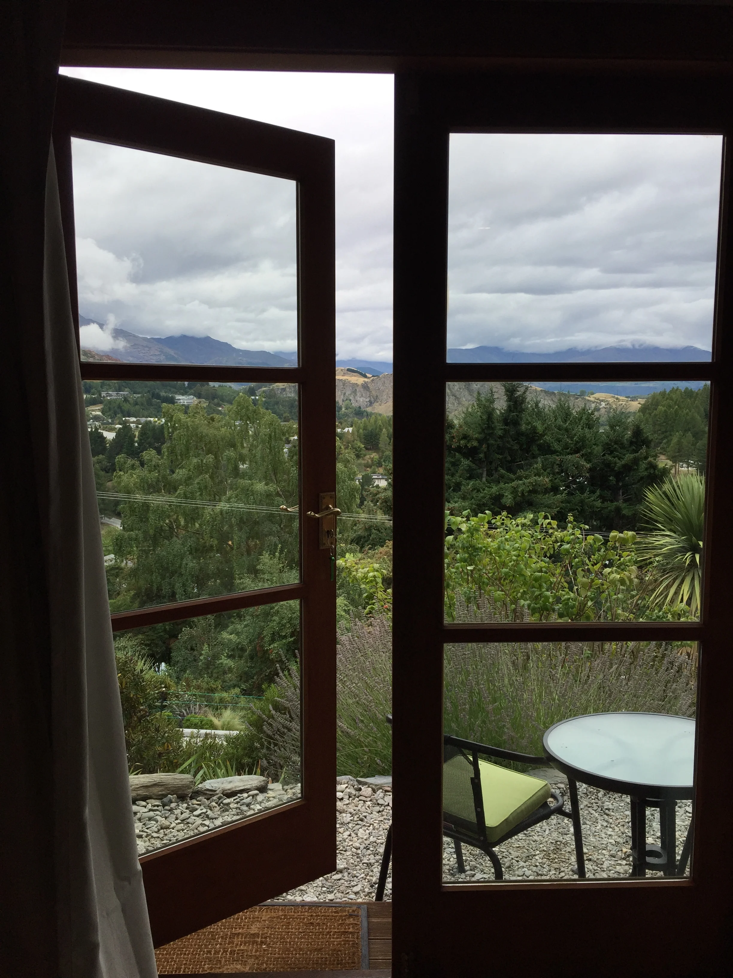 10 Ways to Find Comfort in a Daily Routine When Traveling