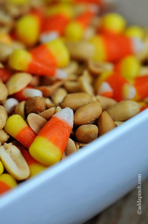 2_candy-corn-snack-mix-DSC_65491.jpg