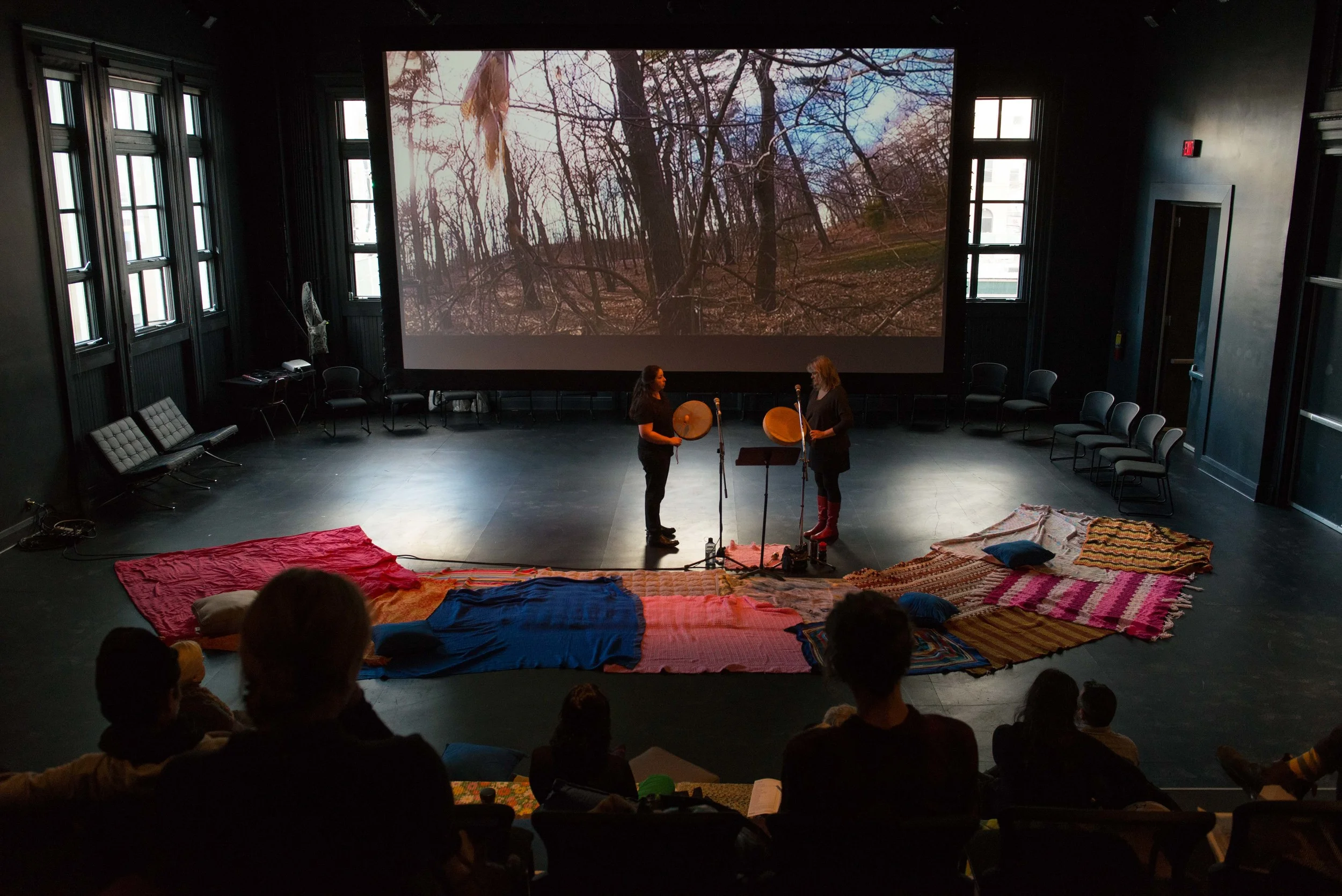 Photo credit: Henry Chan, Nikamon Ochi Askiy (Ke’tapekiaq Ma’qimikew): The Land Sings, Ursula Johnson created in collaboration with Cheryl L’Hirondelle, presented by FADO Performance Art Centre 2016. 