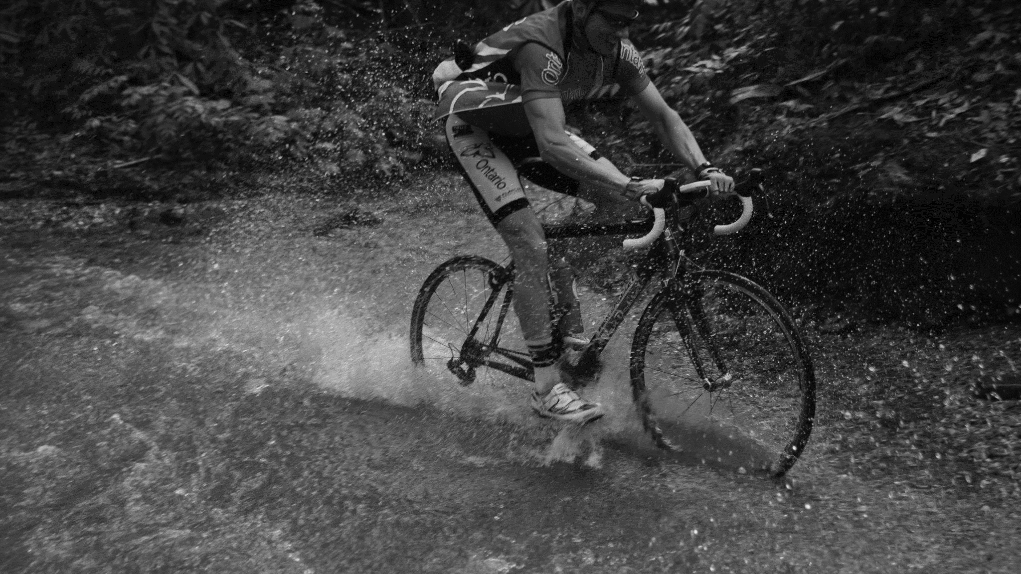 waterSplash_BW_16-9.jpg