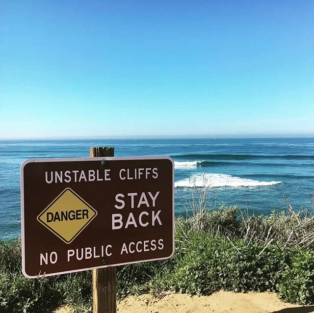 Careful on the cliffs and in the water. Those lines out the back are a lot bigger than they look 😳 .
.
.
#surfcheck #surfsup #oceanbeach #sandiego #paddleout