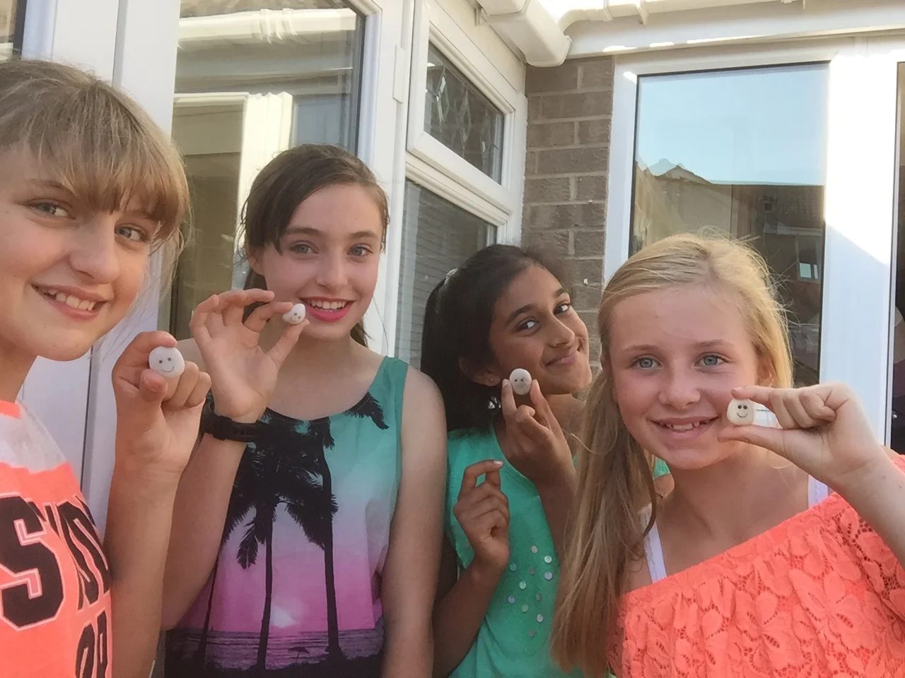 Annabel, Olivia, Rebecca and Anika are solid friends with their Ishi rocks in the UK!