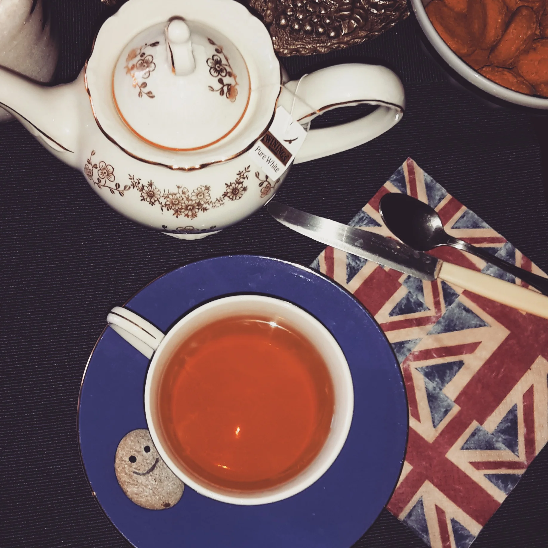 Silvia's Ishi rock at tea time in Milano!