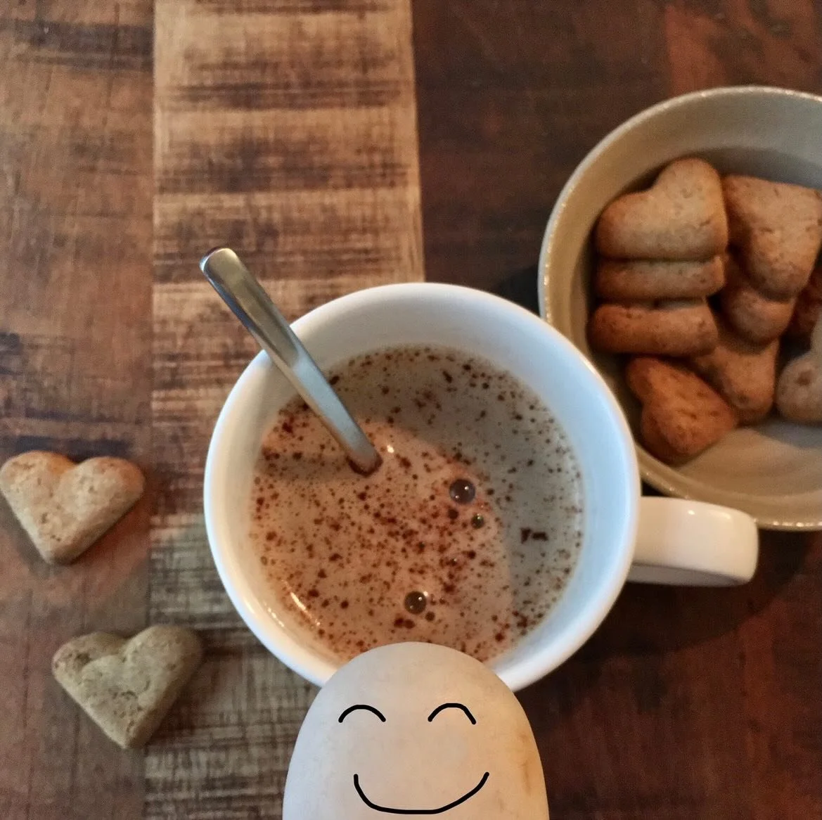 How is your morning, day and week going? 
Drop a word, an emoji or just know I&rsquo;m thinking of you💛🪨

#ishitherock #wednesdaycheckin #selfcompassion #bekindtoyourself #takeabreak