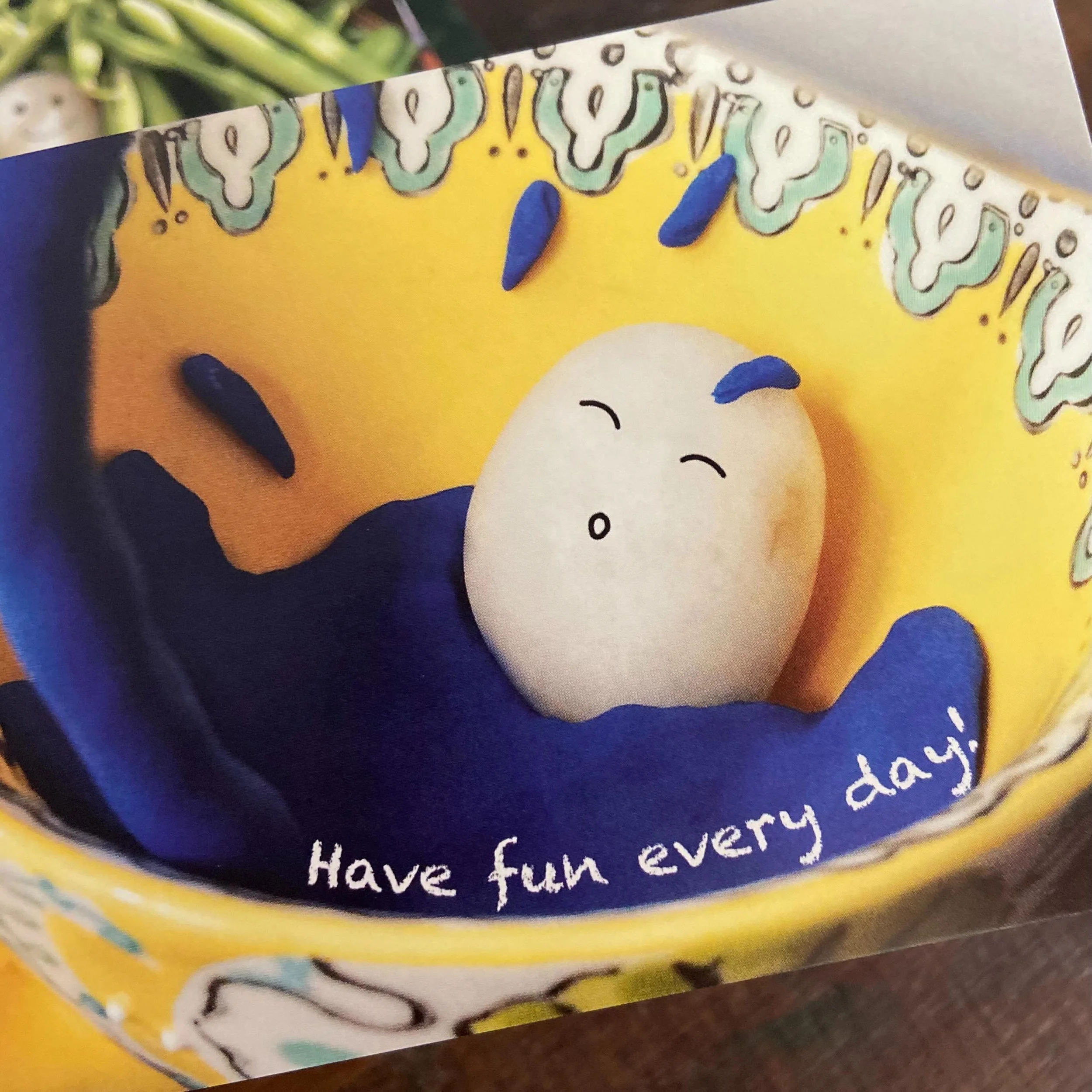 A little splash can change the whole day 🪨💛
What&rsquo;s your small joy this Sunday?

#ishitherock #smalljoy #lookforthegood #FeelGoodEnergy #claymation